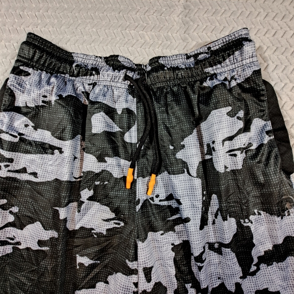 AND1 Black and Gray Camo Athletic Shorts - Picture 3 of 6